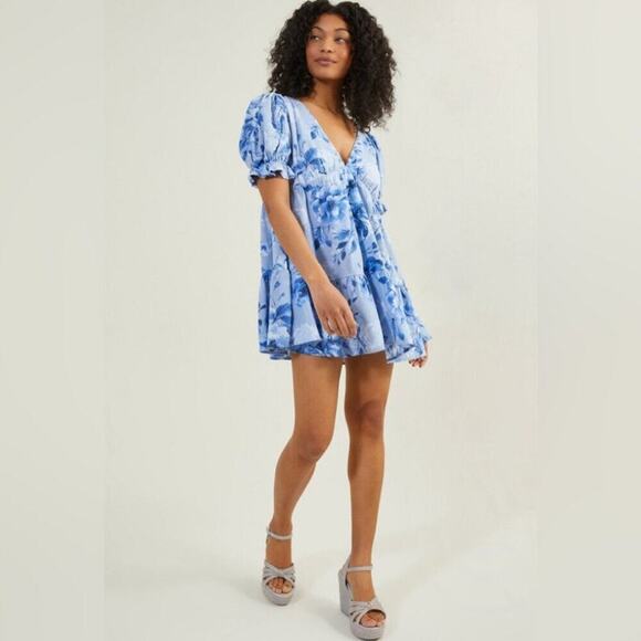 ALTAR D’STATE MINI DRESS SMOCKED OVERSIZED TIERED BLUE FLORAL SZ M AESTHETIC - Picture 4 of 16